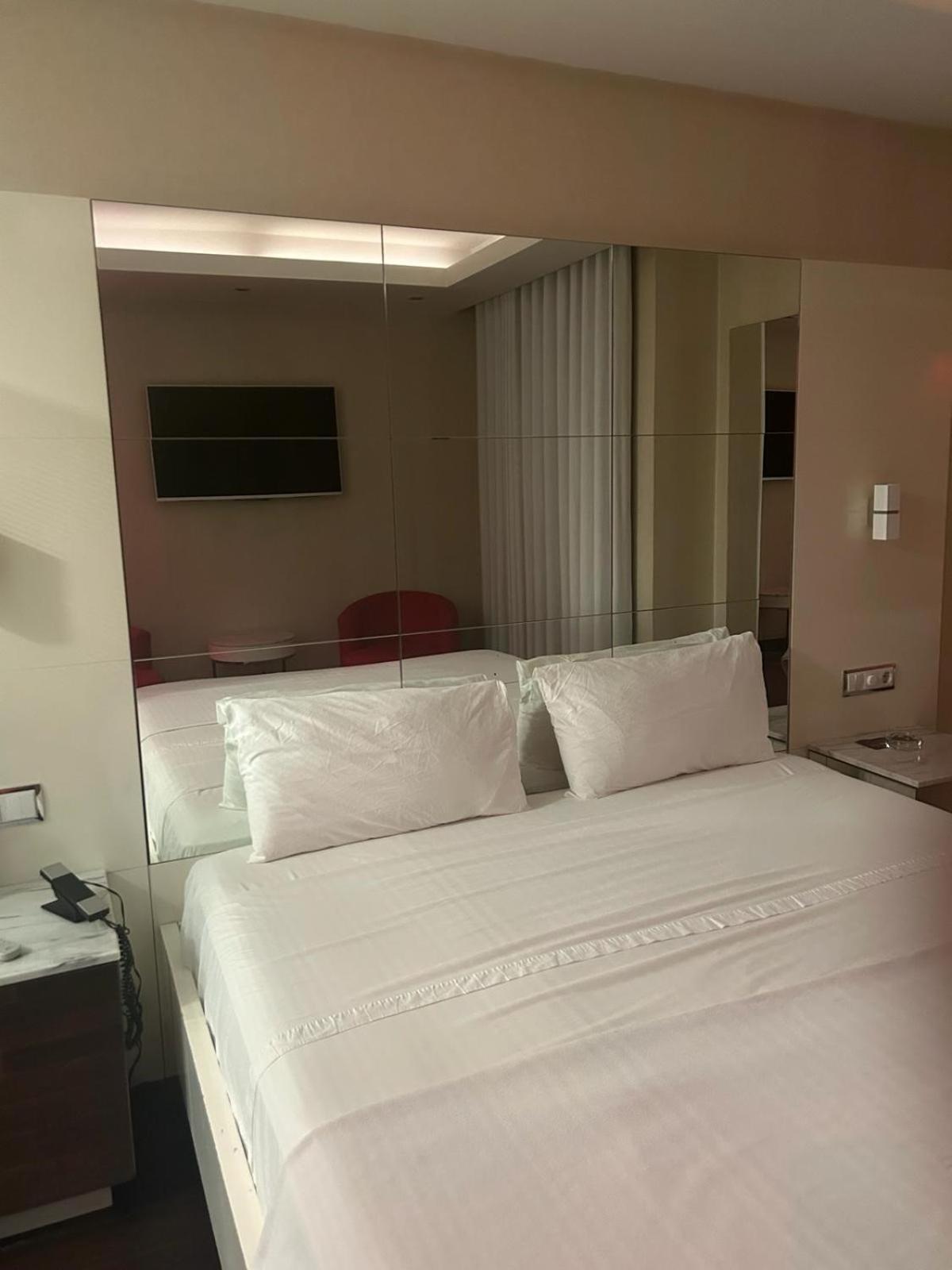 Motel Flamingo Perafita Экстерьер фото